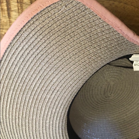 Elegant Women’s Gray Peach Bow Hat - Picture 3 of 5